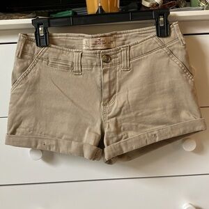 🍂 HOLLISTER SIZE 1 KHAKI CHINO SHORTS